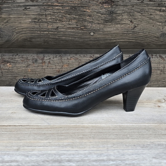 AEROSOLES Dolly Classic Minimalist Leather Cutout Details Comfort Heels 7M - Picture 4 of 15